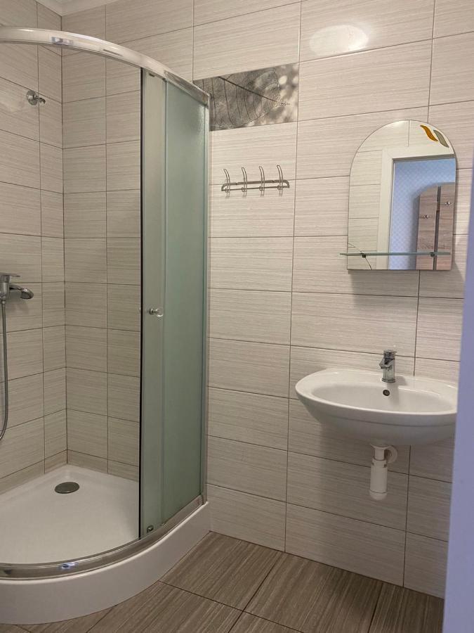 Vip Hostel Mukatjevo Eksteriør billede