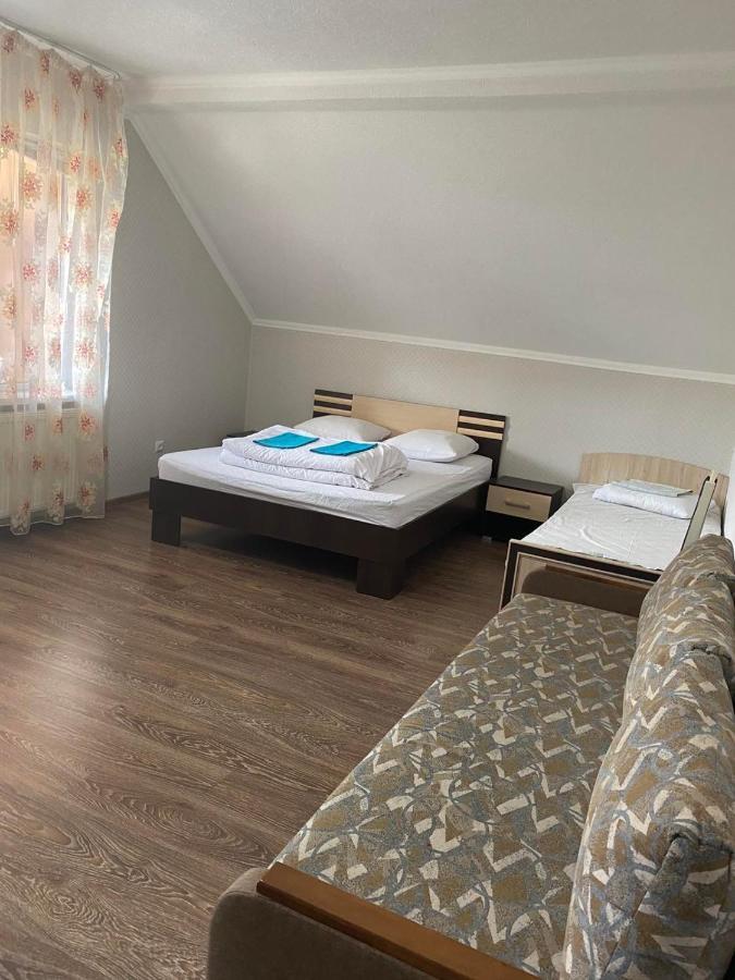 Vip Hostel Mukatjevo Eksteriør billede