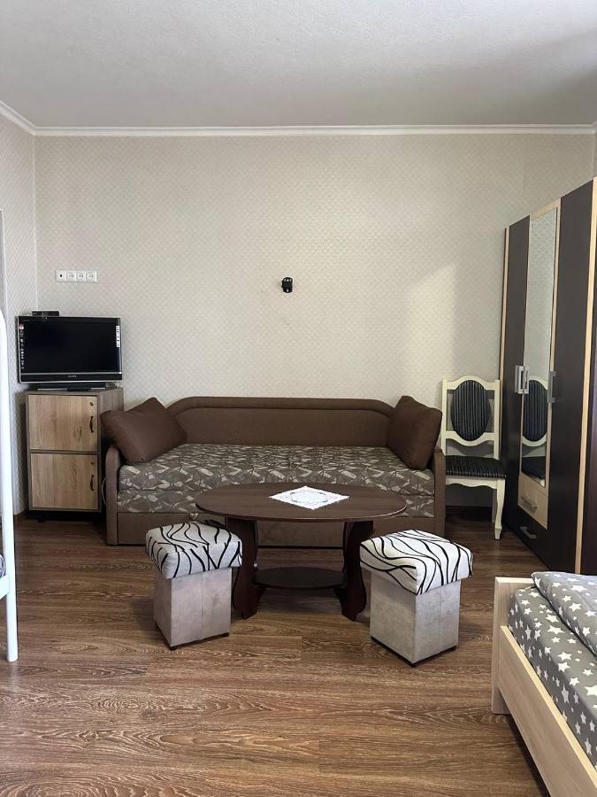 Vip Hostel Mukatjevo Eksteriør billede