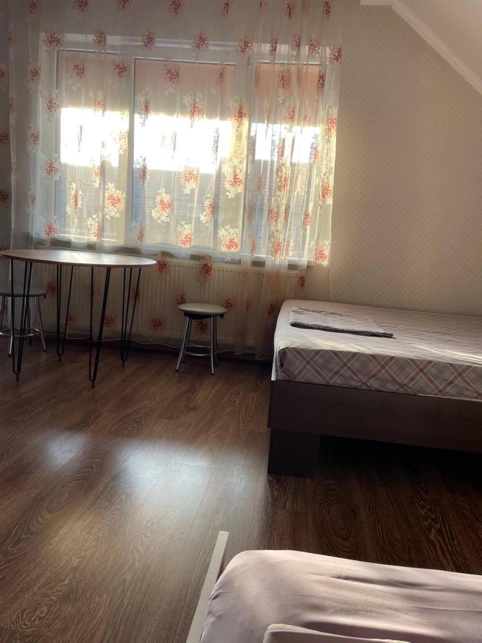 Vip Hostel Mukatjevo Eksteriør billede