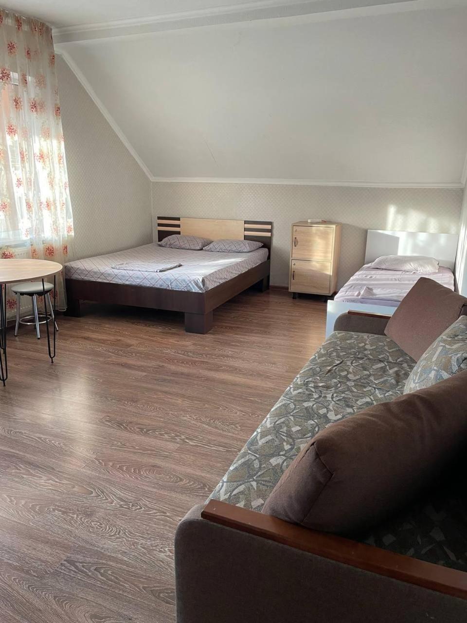 Vip Hostel Mukatjevo Eksteriør billede