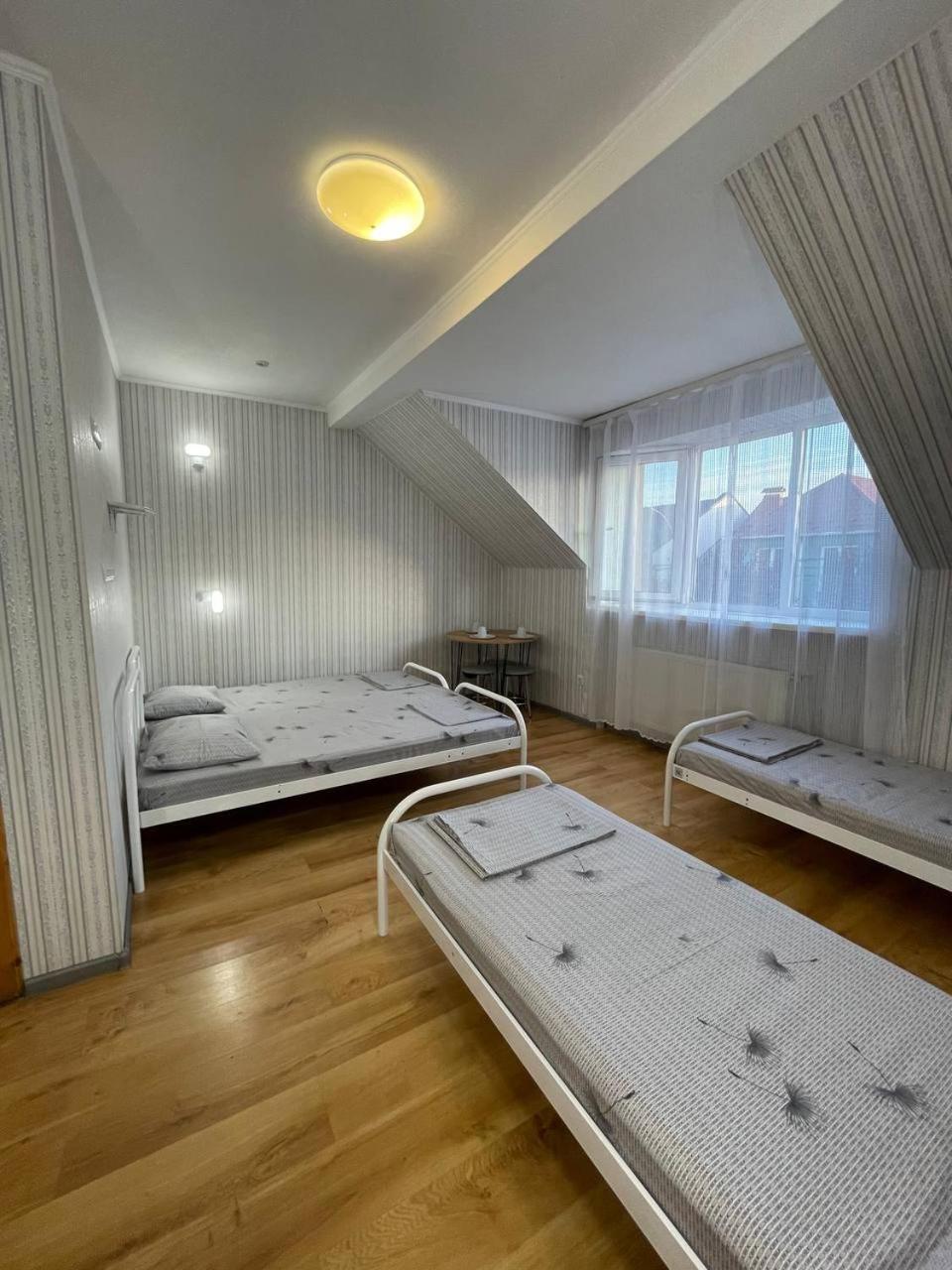 Vip Hostel Mukatjevo Eksteriør billede